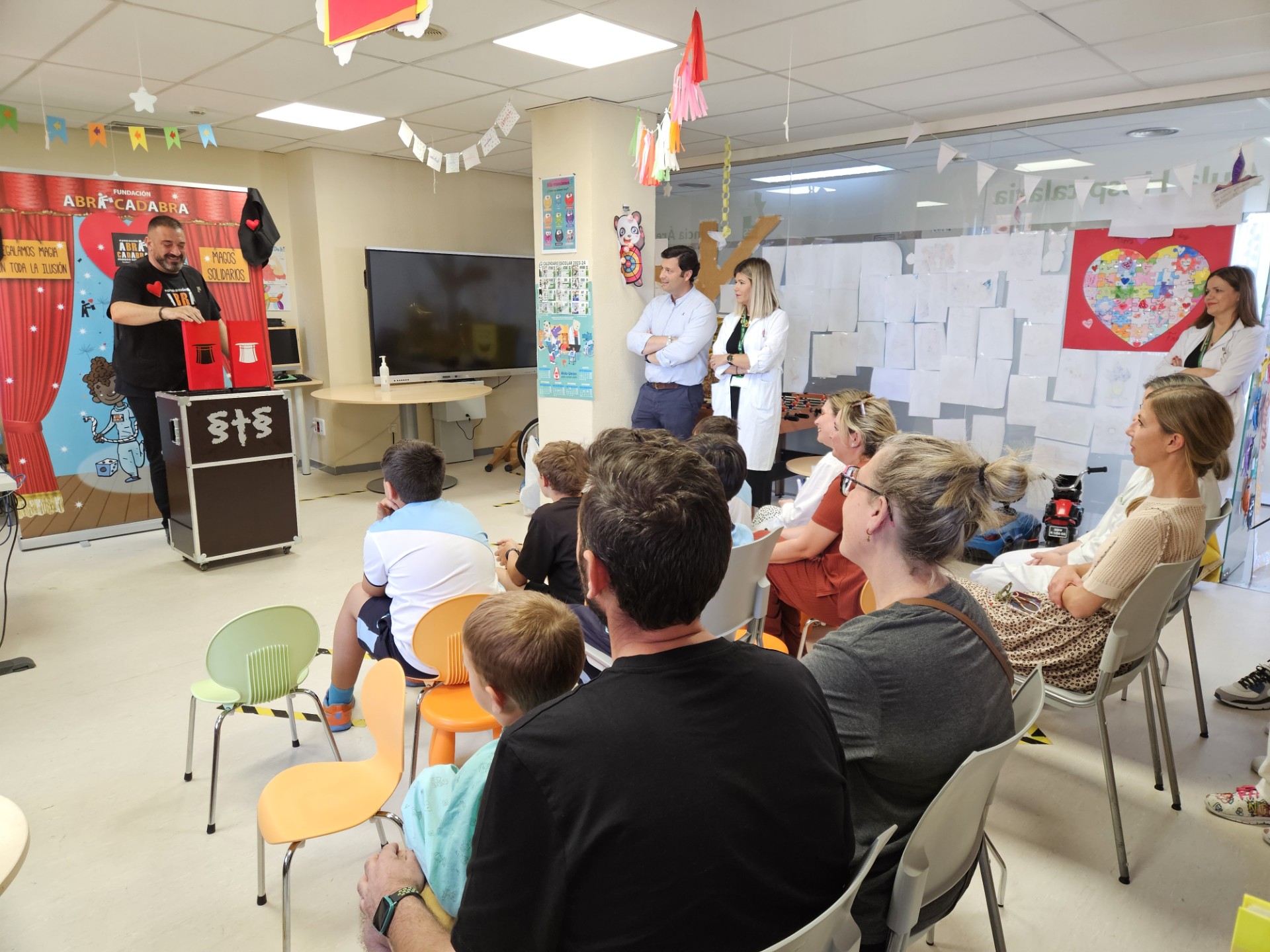 Con motivo de la celebración del Día del Niño Hospitalizado que tiene lugar el 13 de mayo, el Hospital San Pedro de Alcántara desarrolla esta semana una serie de actividades de entretenimiento, dirigidas a los niños y niñas que se encuentren ingresados. S